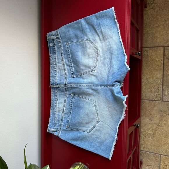 Kensie Blue Distressed Jean Shorts with Frayed Hem - Picture 2 of 5